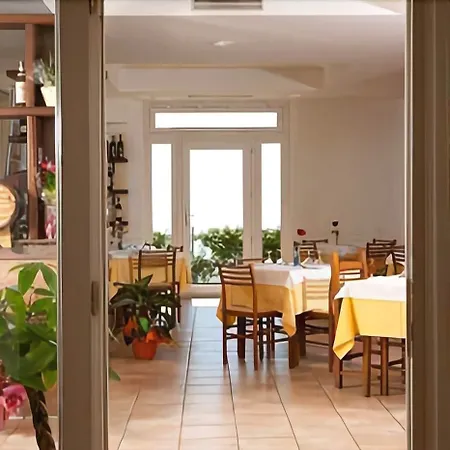 ホテル Gambrinus アッバディーア・サン・サルヴァトーレ